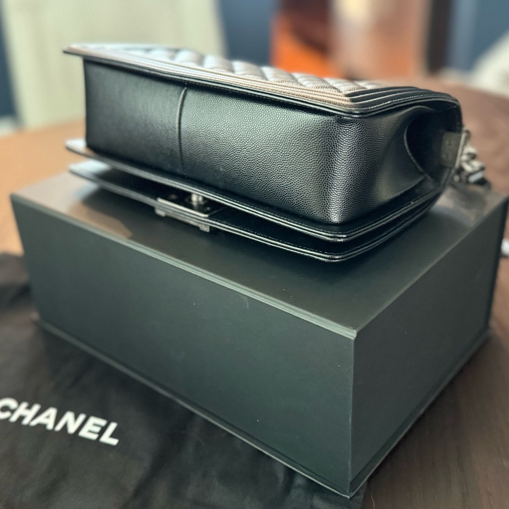 Chanel Boy Caviar Black Ruthenium - Picture 5 of 17